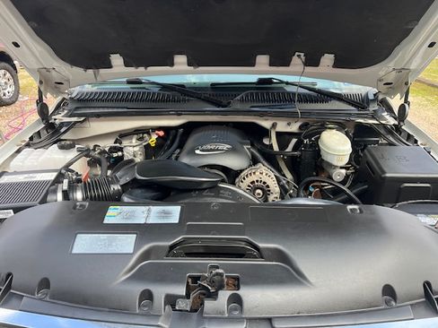 Used 2003 GMC Sierra 1500 SLE w/ Suspension Package, Off-Road image 8