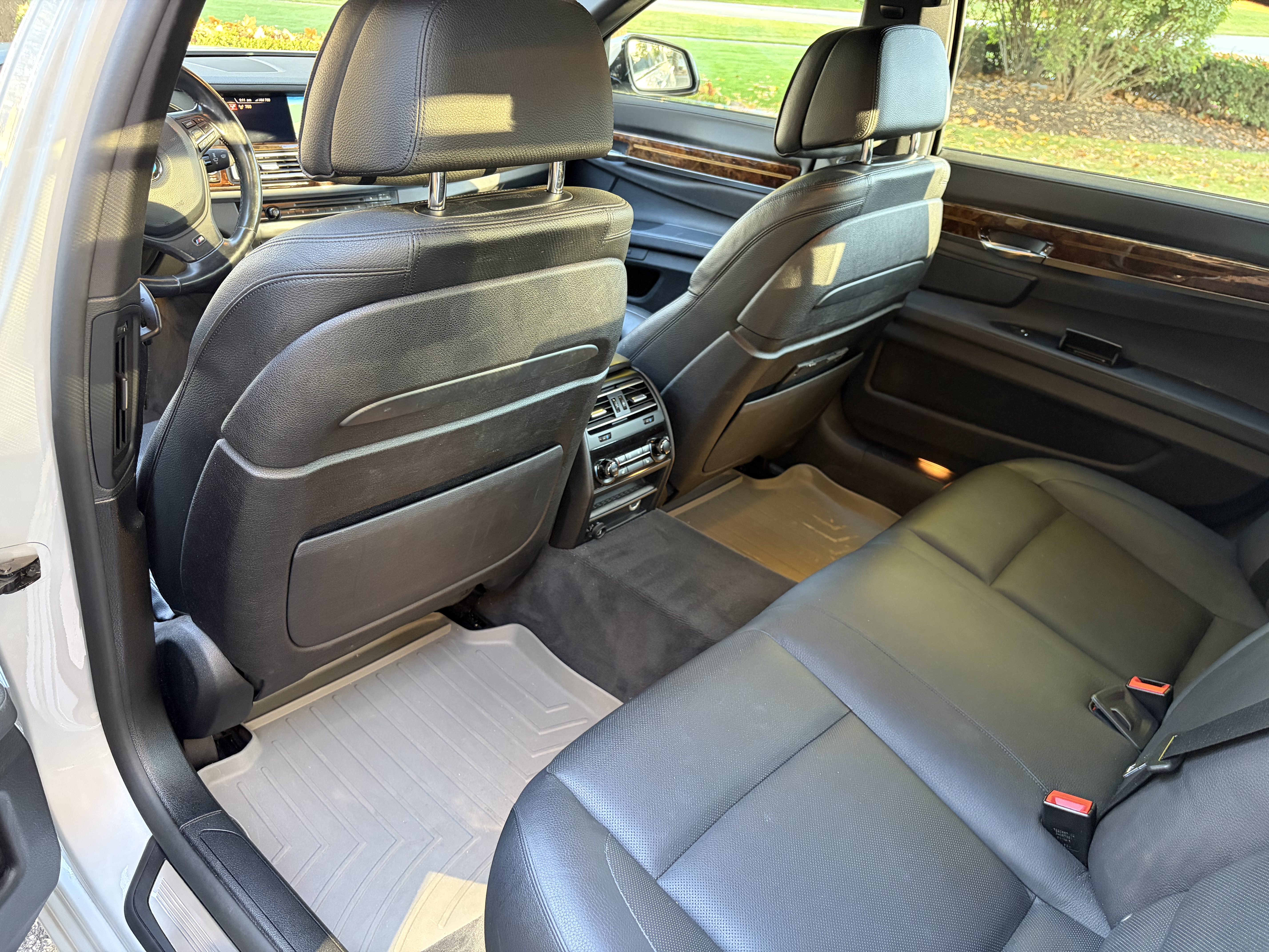 Used 2015 BMW 740Li xDrive AWD/4WD image 10