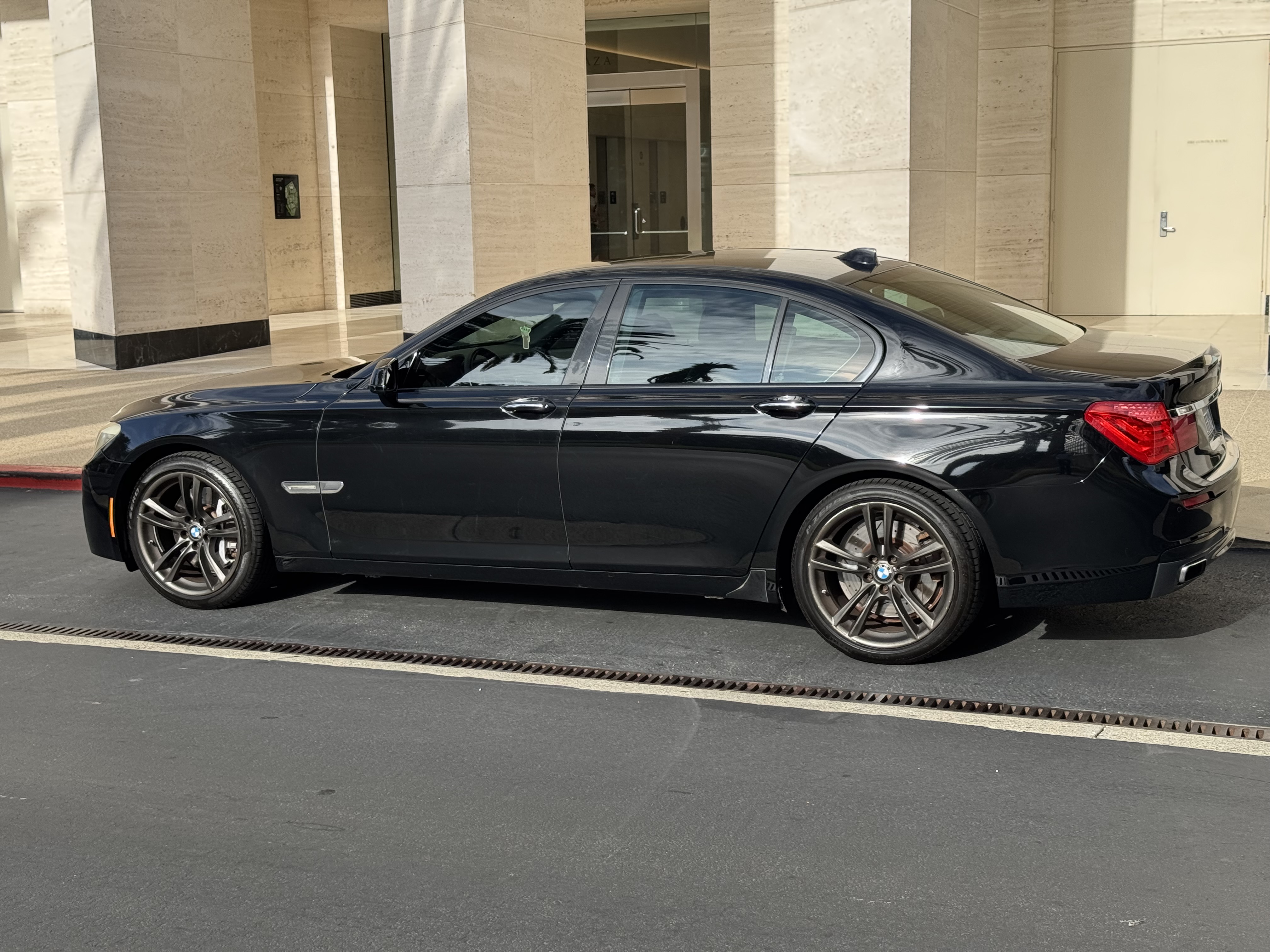 Used 2012 BMW ALPINA B7 RWD image 9