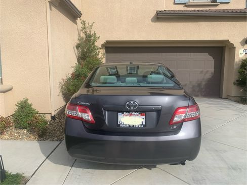 Used 2011 Toyota Camry LE image 2