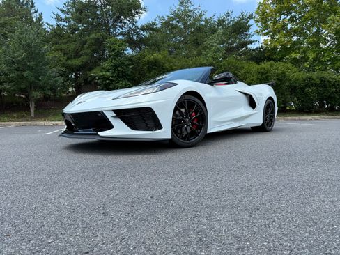 Used 2025 Chevrolet Corvette Stingray Preferred Conv w/ 2LT RWD image 2