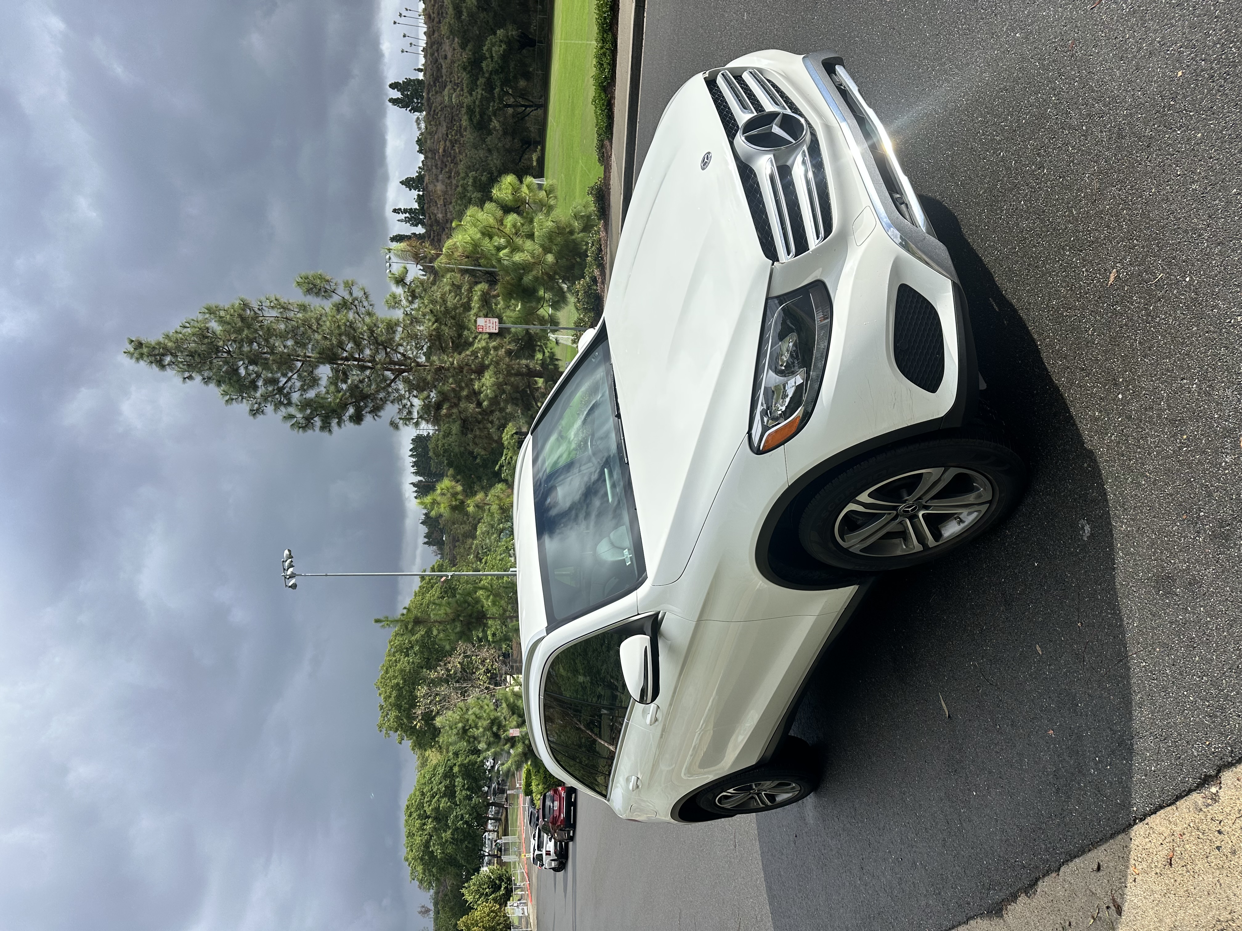 Used 2019 Mercedes-Benz GLC 300 image 2