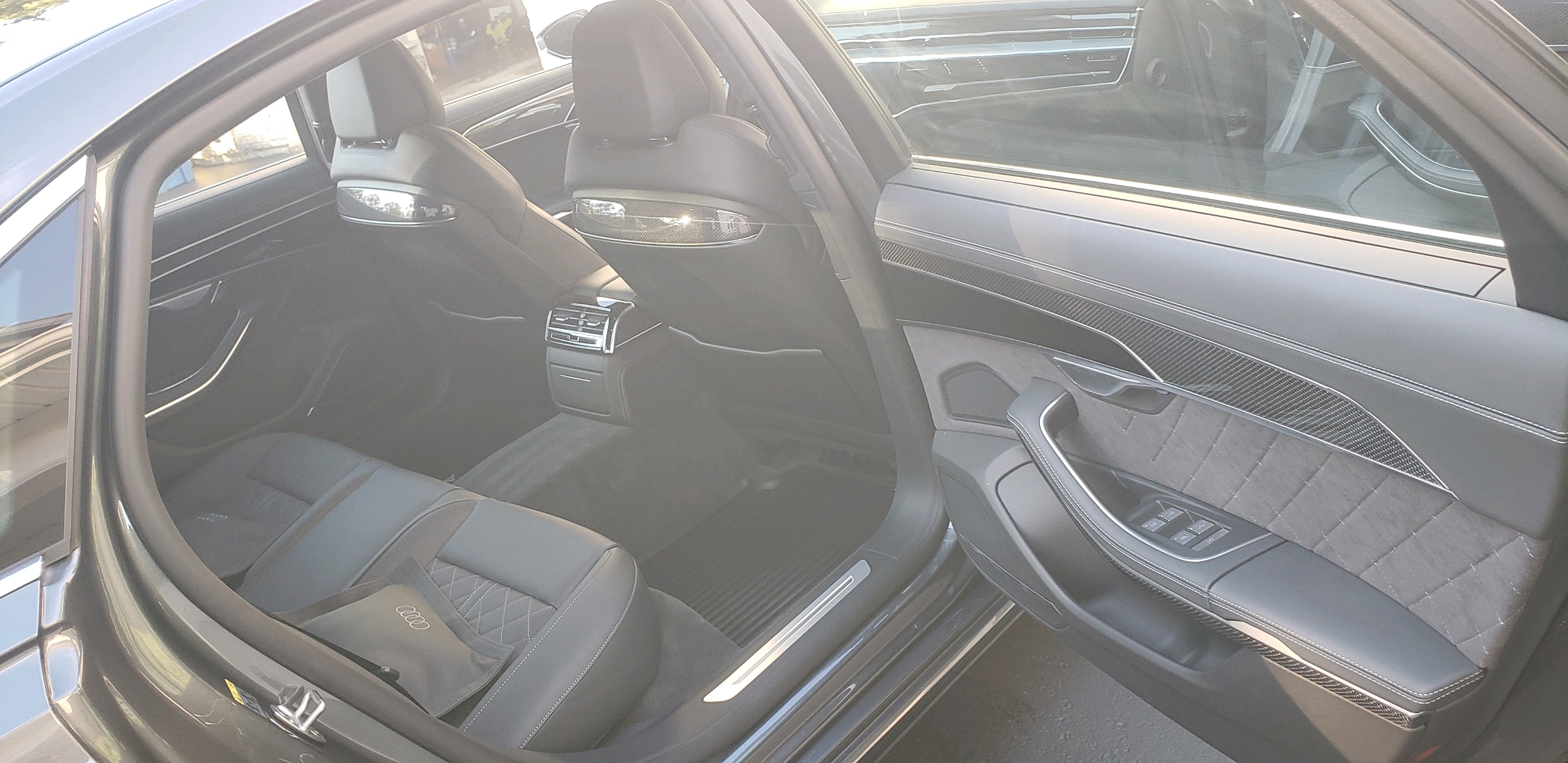 Used 2023 Audi S8 AWD/4WD image 9