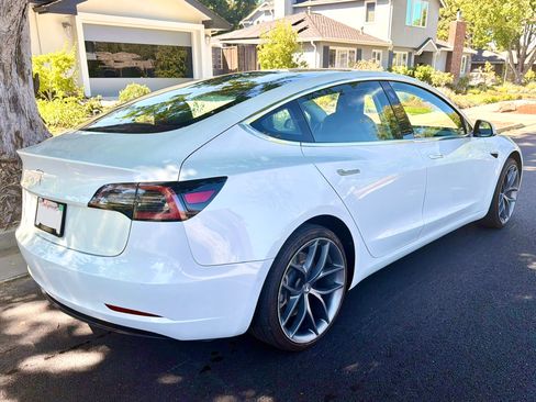 Used 2018 Tesla Model 3 Mid Range RWD image 6