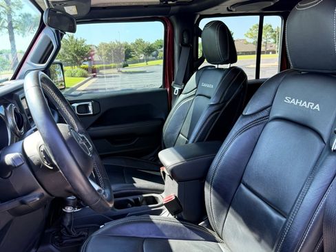 Used 2021 Jeep Wrangler Unlimited Sahara w/ Safety Group AWD/4WD image 10