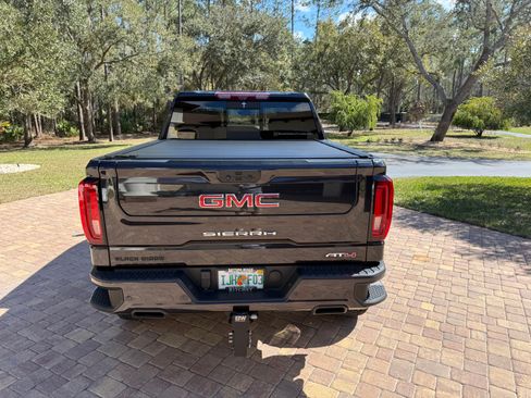 Used 2023 GMC Sierra 1500 AT4 w/ AT4 Premium Package image 12