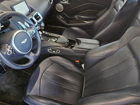 Used 2022 Aston Martin V8 Vantage Roadster image 4