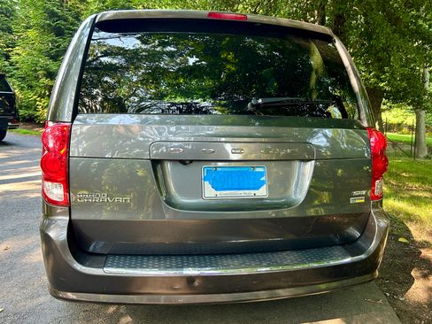 Used 2018 Dodge Grand Caravan SXT FWD image 5