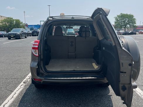 Used 2012 Toyota RAV4 FWD w/ Value Pkg image 9