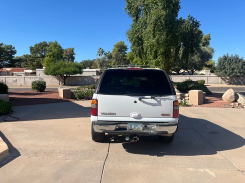 Used 2000 GMC Yukon SLT w/ SLT Marketing Opt Pkg image 4