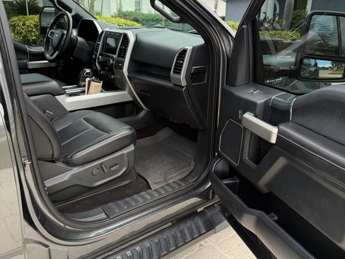 Used 2019 Ford F150 Lariat image 6