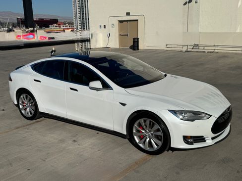 Used 2016 Tesla Model S P90D image 8