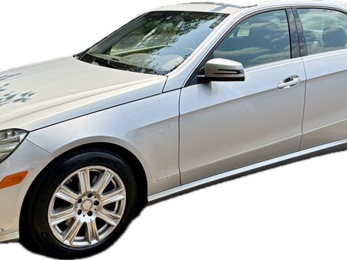 Used 2013 Mercedes-Benz E 350 4MATIC Sedan image 1