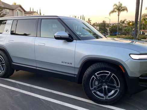 Used 2026 Rivian R1S Adventure image 9