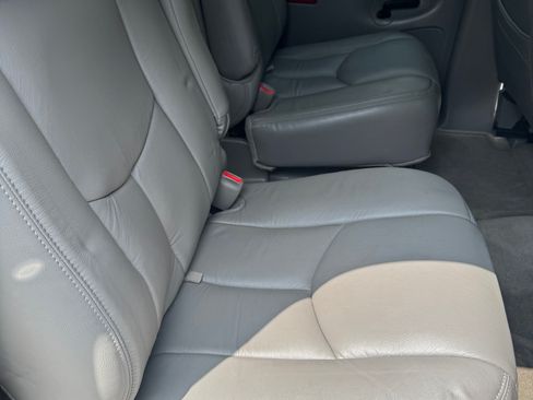 Used 2005 GMC Yukon XL SLT w/ SLT Preferred Equipment Group AWD/4WD image 23
