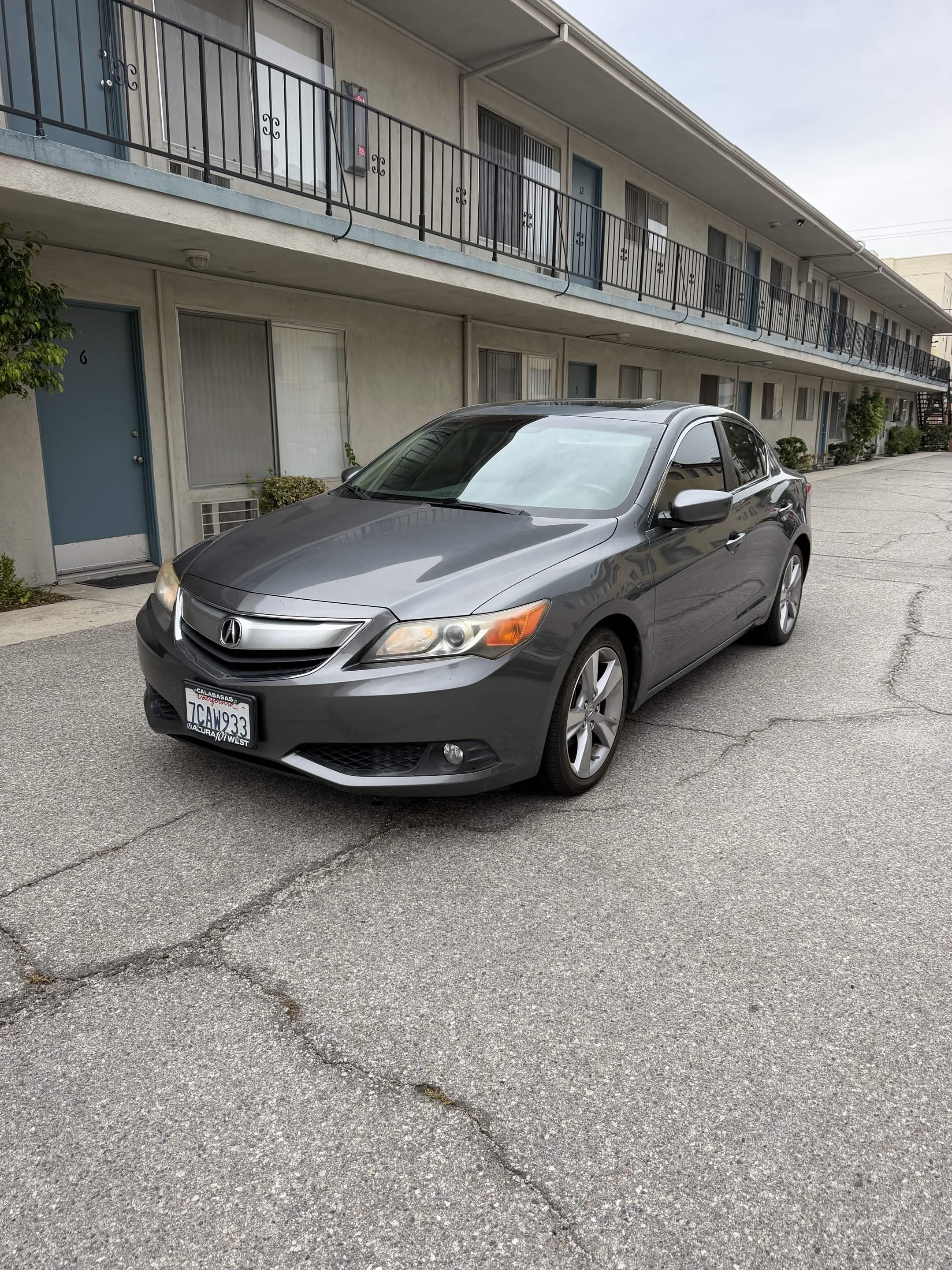 Used 2013 Acura ILX w/ Technology Package FWD image 1