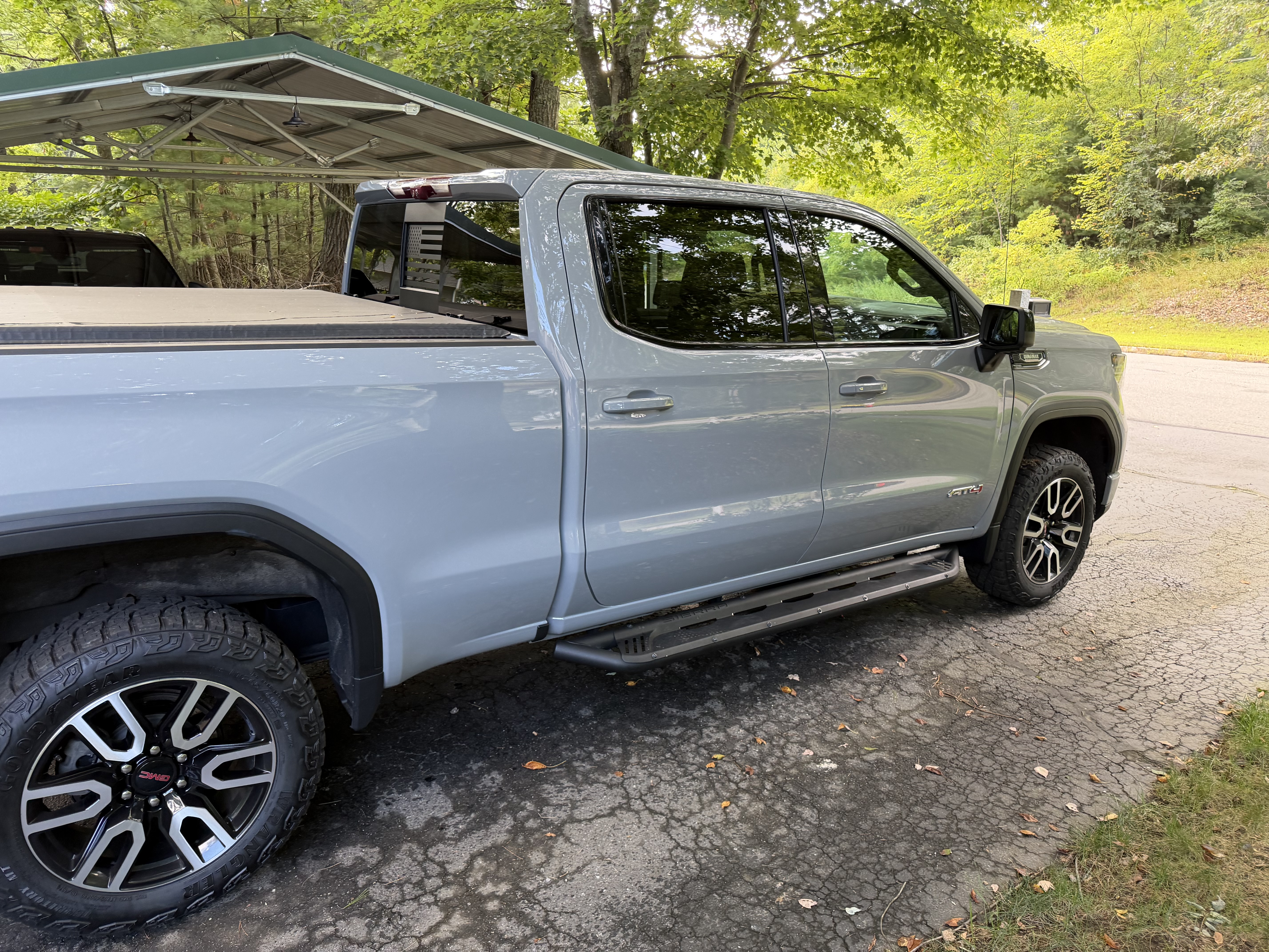 Used 2024 GMC Sierra 1500 AT4 w/ Technology Package AWD/4WD image 5