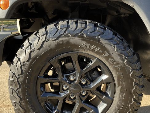 Used 2018 Jeep Wrangler Unlimited Sport S image 6