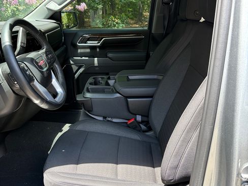Used 2024 GMC Sierra 1500 Elevation AWD/4WD image 11