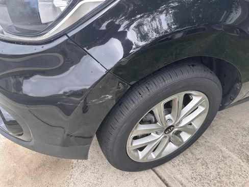 Used 2018 Kia Soul + w/ Audio Package FWD image 4