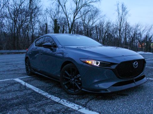 Used 2024 MAZDA MAZDA3 Hatchback w/ Appearance Package image 11