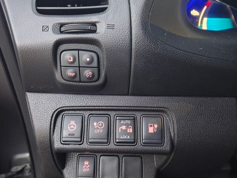 Used 2014 Nissan Leaf SL w/ Premium Package image 18