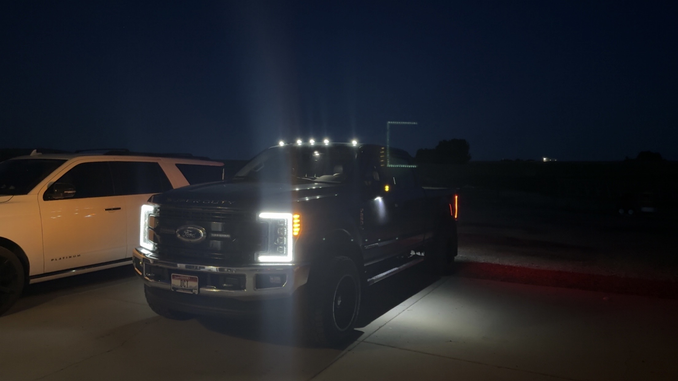 Used 2017 Ford F250 Lariat w/ Lariat Ultimate Package AWD/4WD image 2