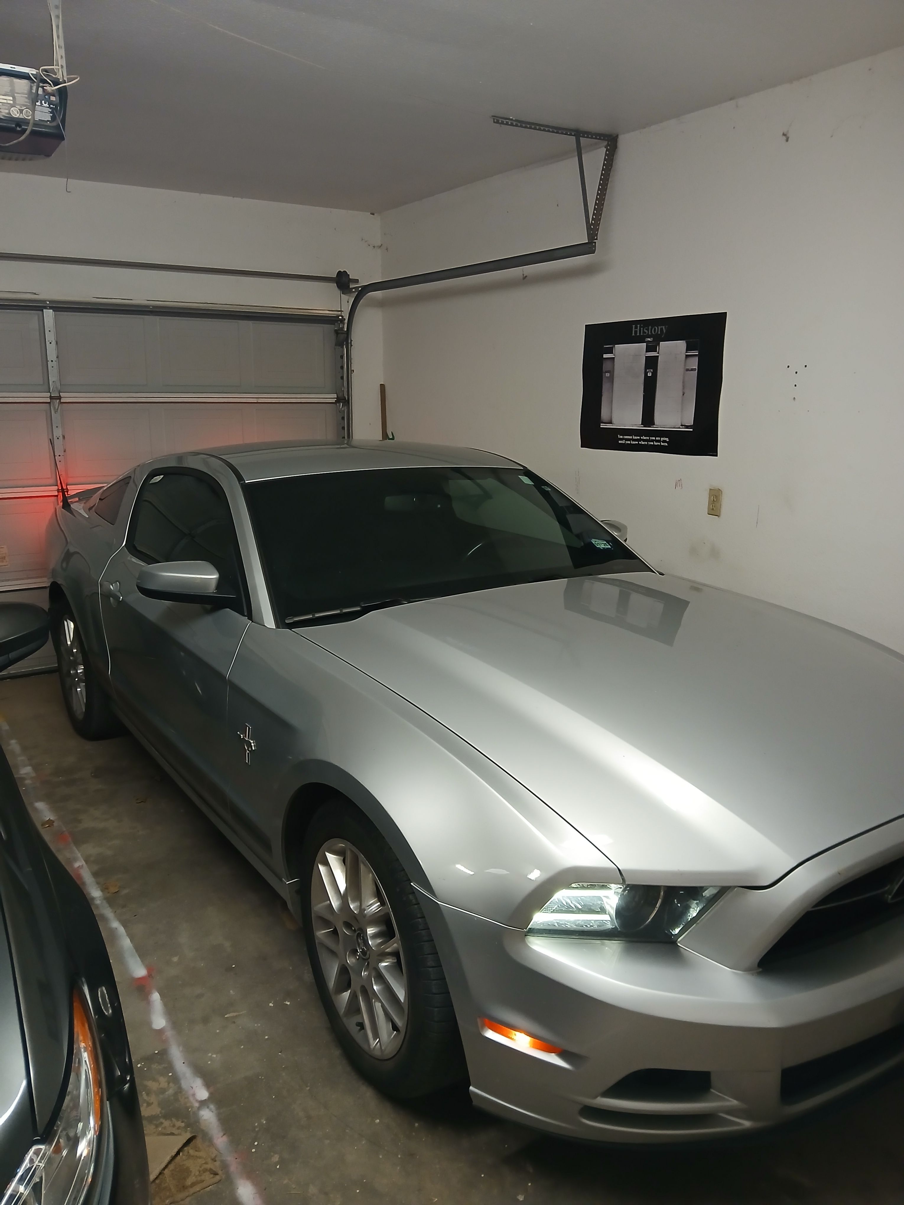 Used 2013 Ford Mustang Premium RWD image 2