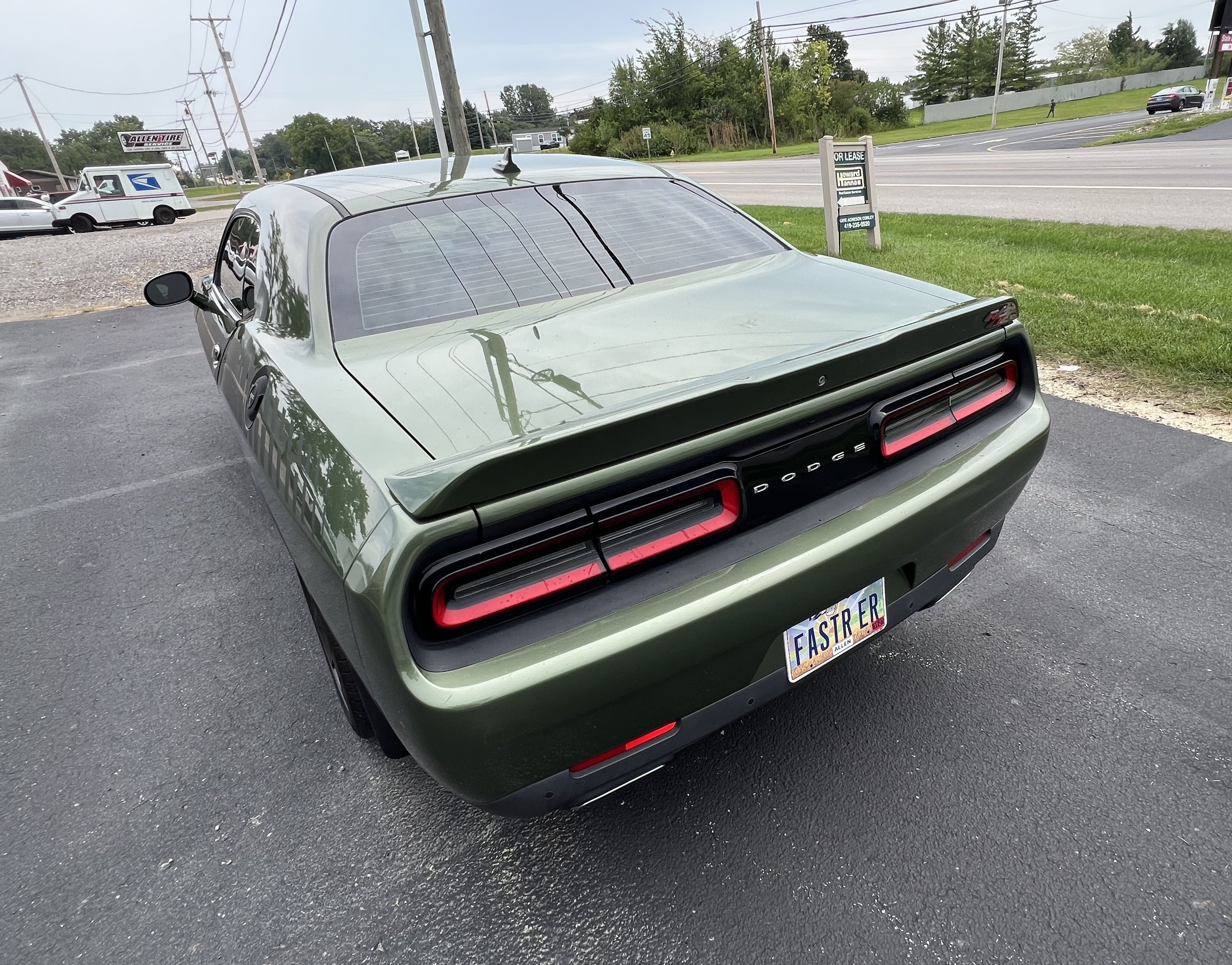 Used 2018 Dodge Challenger SXT Plus RWD image 8