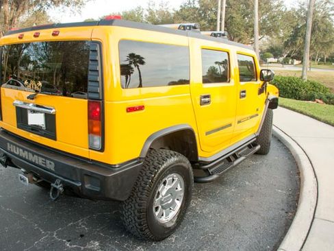 Used 2004 HUMMER H2 w/ Preferred Equipment Group image 8