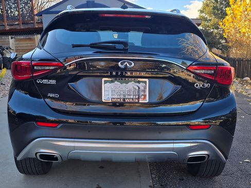 Used 2017 INFINITI QX30 Premium w/ Navigation Package image 2