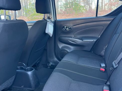 Used 2017 Nissan Versa SV image 9