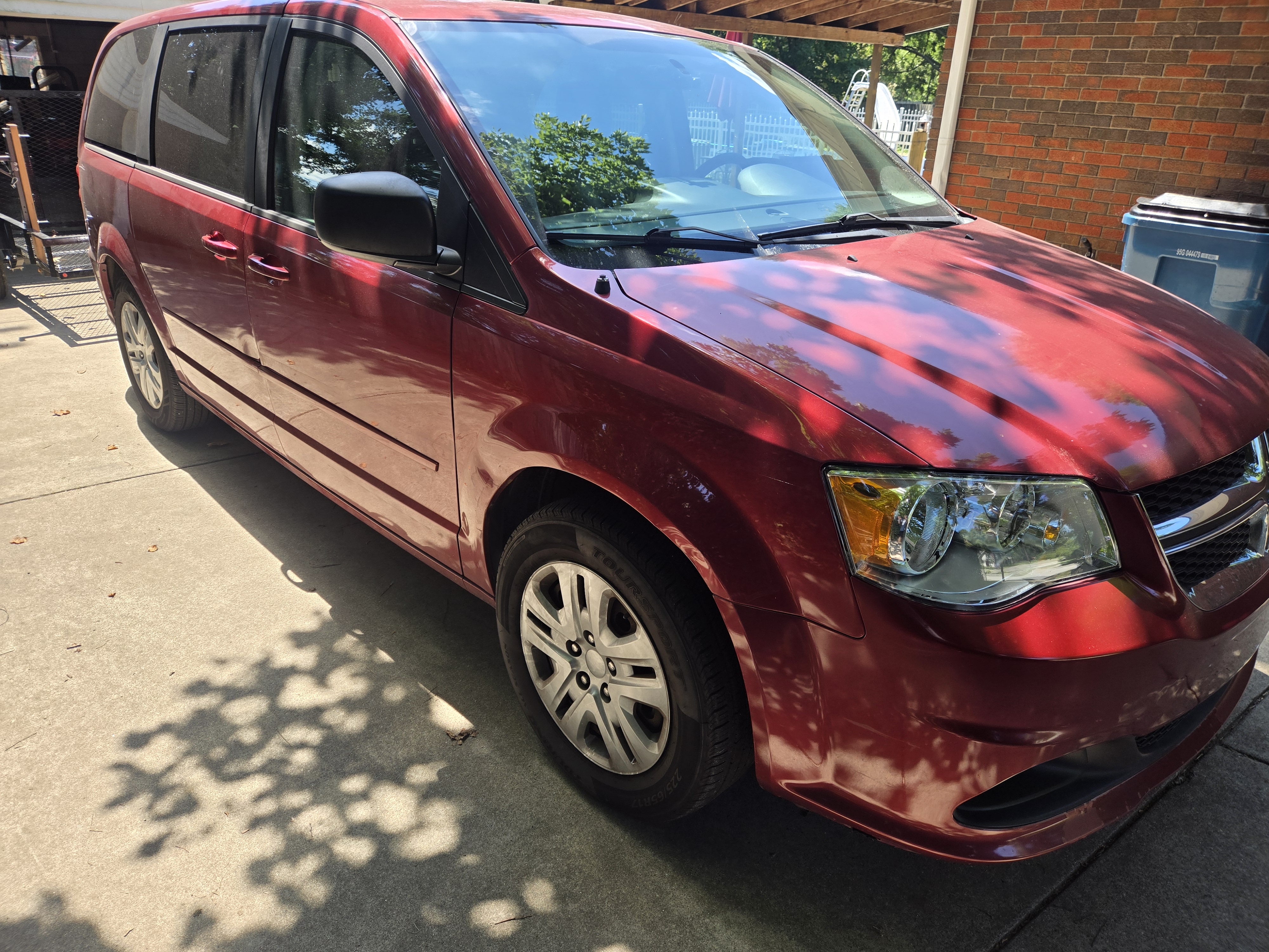 Used 2014 Dodge Grand Caravan SE w/ Quick Order Package 29E SE FWD image 1