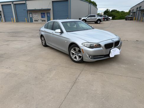 Used 2011 BMW 528i Sedan image 8
