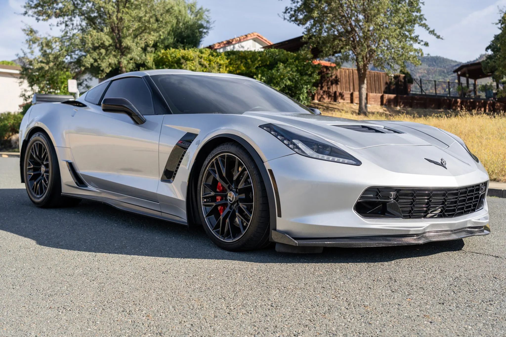 Used 2016 Chevrolet Corvette Z06 w/ 3LZ Preferred Equipment Group RWD image 1