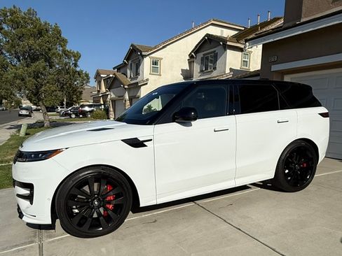 Used 2025 Land Rover Range Rover Sport Dynamic SE AWD/4WD image 1