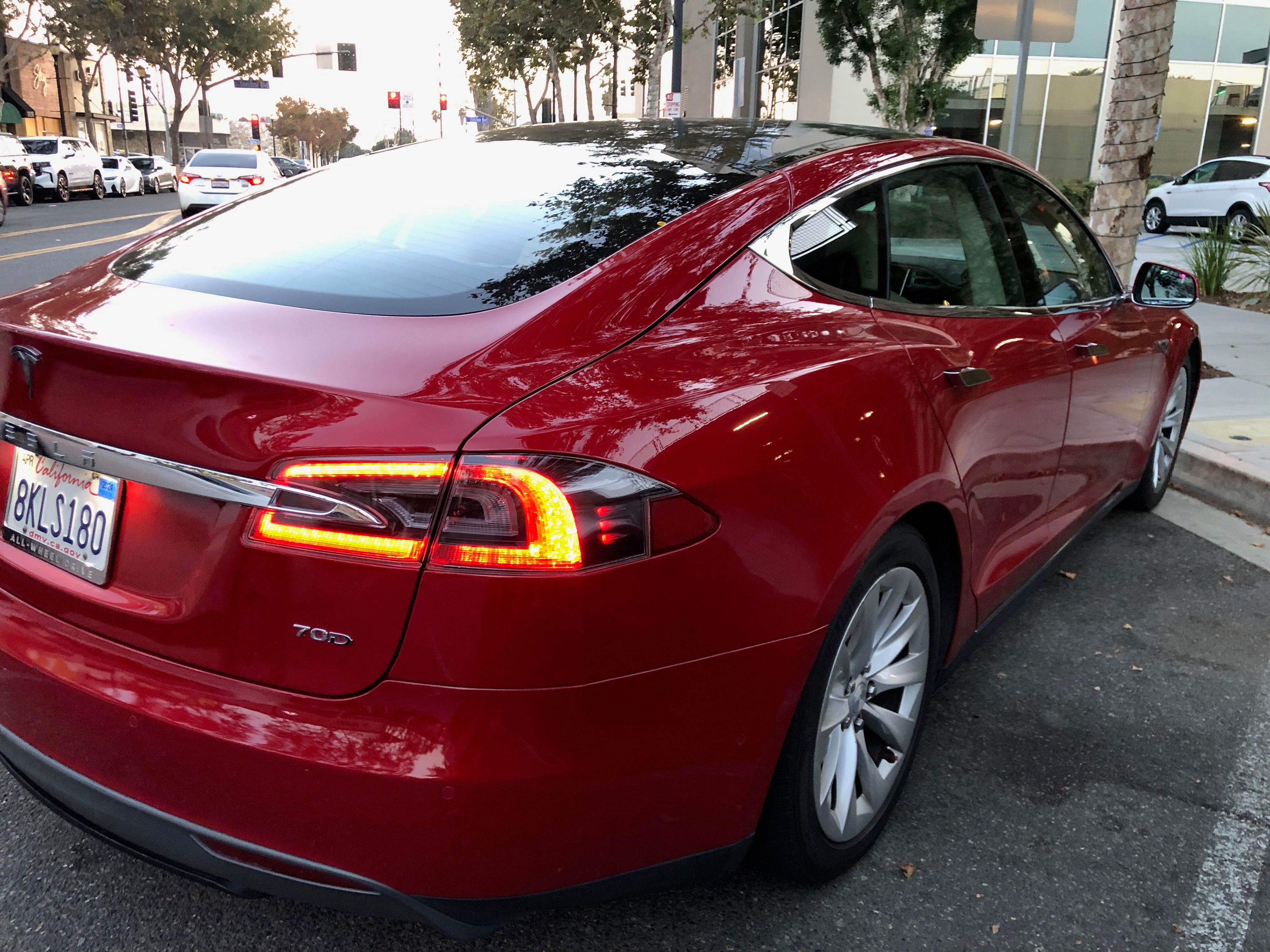 Used 2016 Tesla Model S 70D AWD/4WD image 9