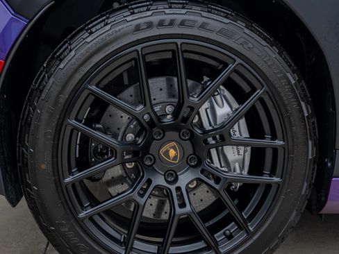 Used 2024 Lamborghini Huracan Sterrato image 17