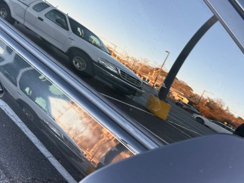 Used 2018 Toyota Corolla LE image 8