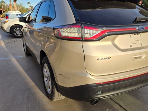 Used 2017 Ford Edge SE image 2