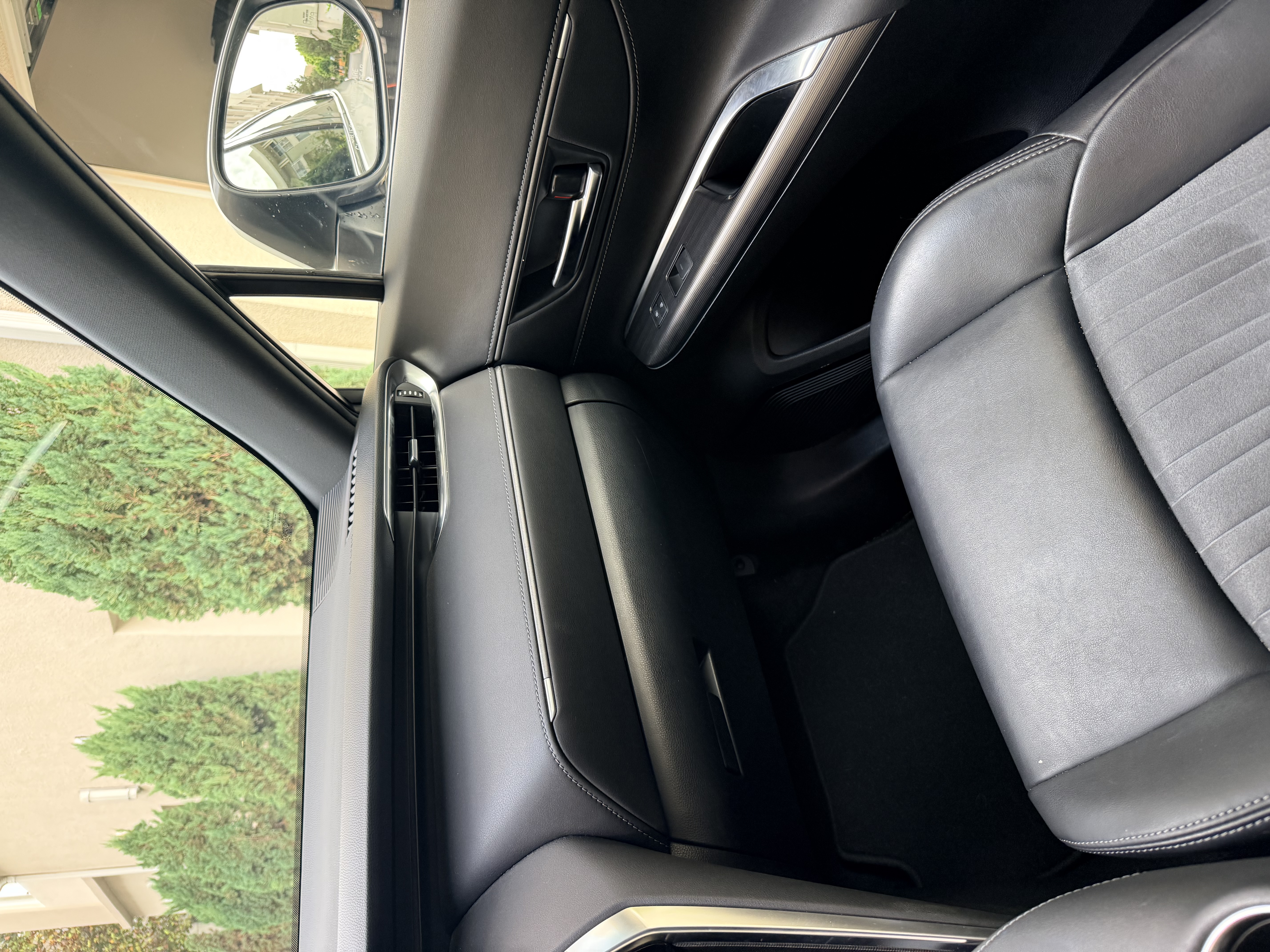 Used 2021 Toyota Venza XLE w/ Carpet Mat Package (TMS) AWD/4WD image 16
