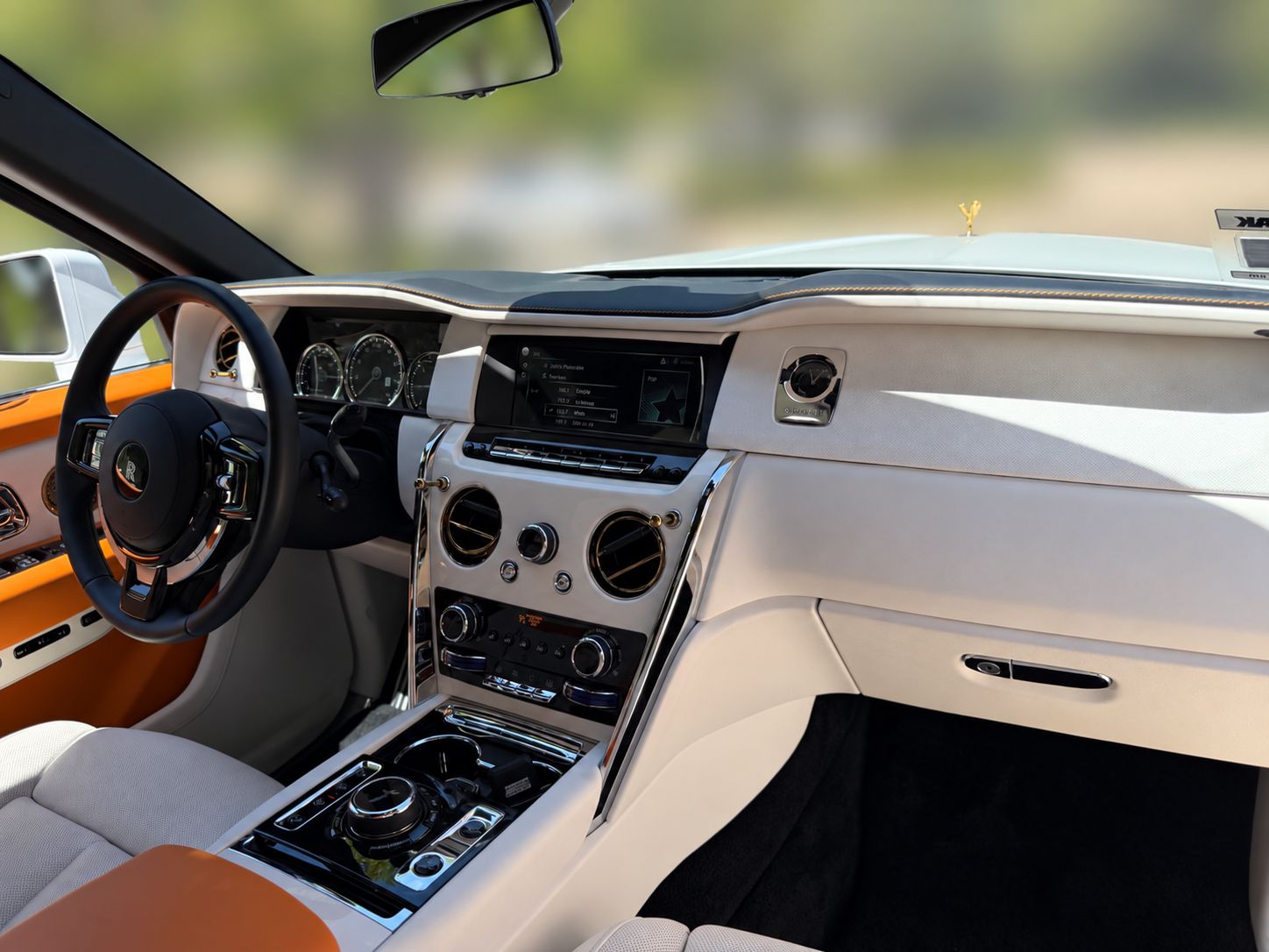 Used 2022 Rolls-Royce Cullinan w/ Cullinan Package AWD/4WD image 6