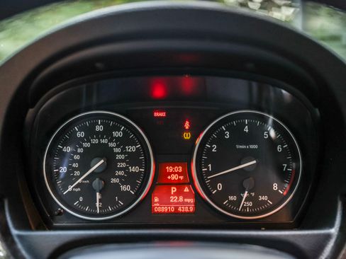 Used 2012 BMW 335i Convertible RWD image 15