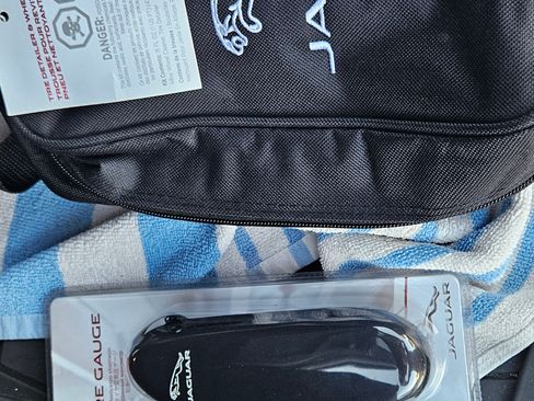 Used 2019 Jaguar F-PACE Premium image 25