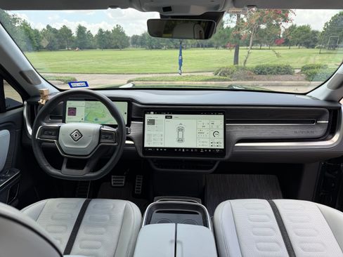Used 2023 Rivian R1S Adventure AWD/4WD image 18
