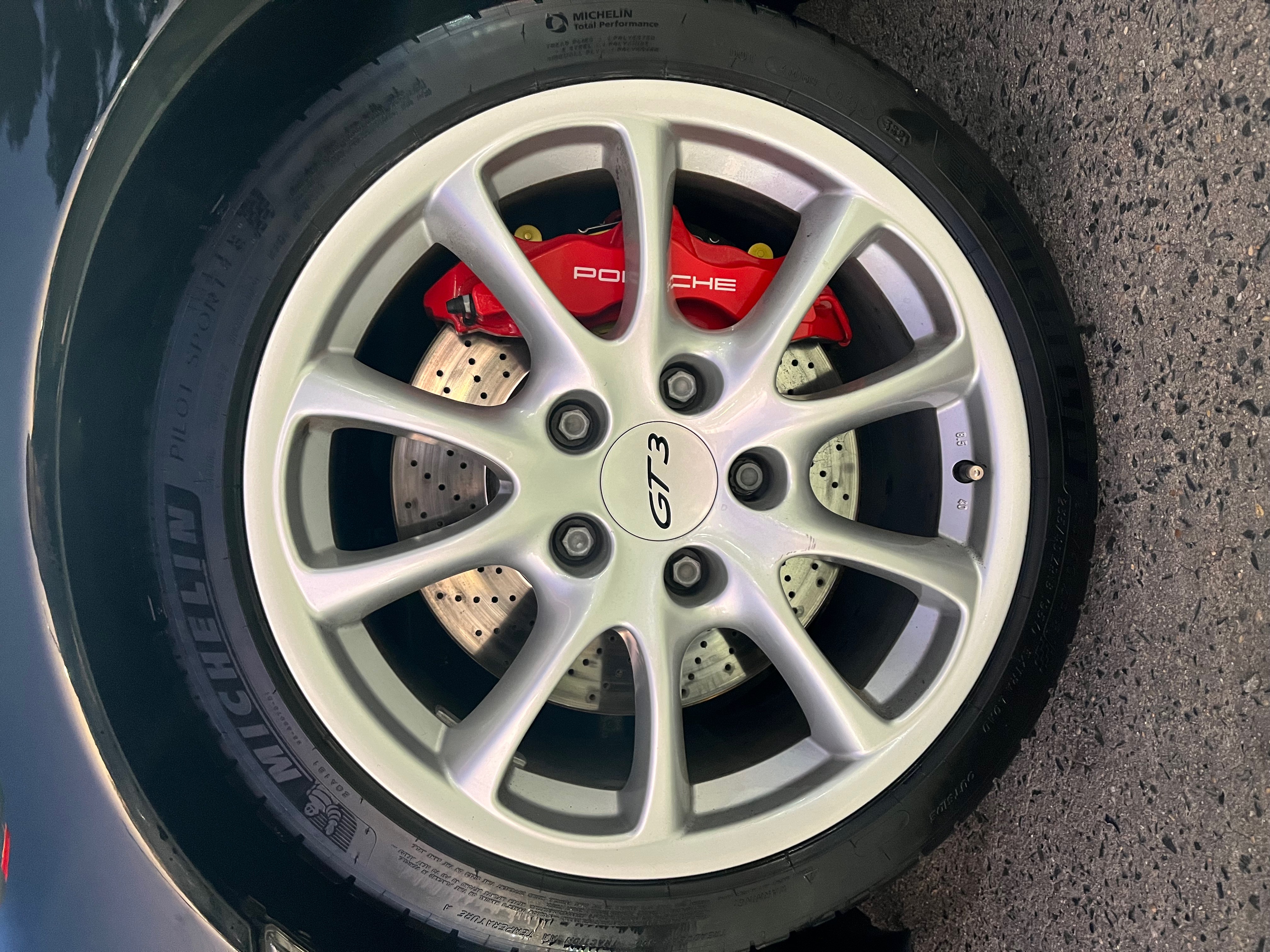 Used 2004 Porsche 911 GT3 RWD image 18