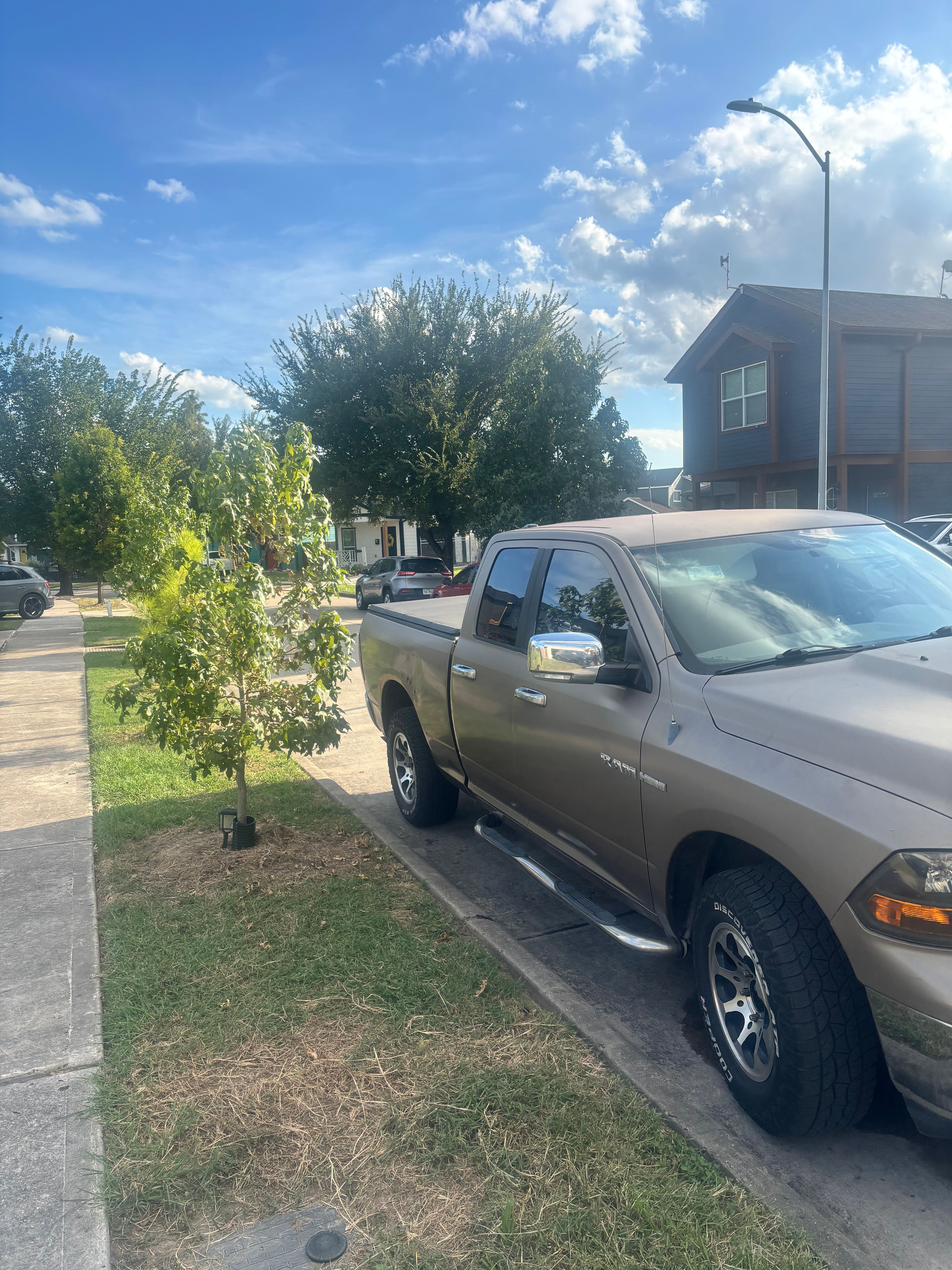 Used 2009 Dodge Ram 1500 Truck SLT w/ Remote Start & Security Group AWD/4WD image 2