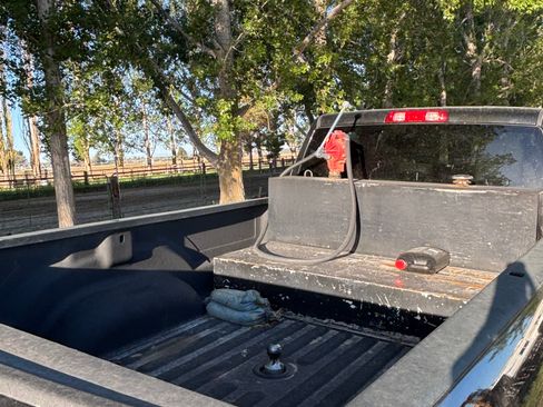 Used 2017 RAM 3500 Tradesman w/ Chrome Appearance Group AWD/4WD image 4