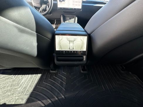 Used 2024 Tesla Model 3 Performance image 17