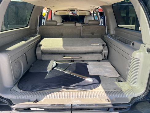 Used 2005 GMC Yukon XL SLT w/ SLT Preferred Equipment Group RWD image 11